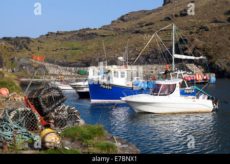 Boscastle, Cornwall, UK. 12. September 2014. Blauer Himmel und Sonnenschein in Boscastle, ein idyllisches Fischerdorf an der Küste von North Cornwall. Bildnachweis: Mark Richardson/Alamy Live-Nachrichten Stockfoto