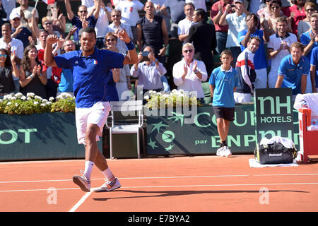 Roland Garros, Paris, Frankreich. 12. Sep, 2014. Davis Cup Tennis Halbfinale Frankreich gegen Tschechien. Jo Wilfried Tsonga (Fra) Credit: Action Plus Sport/Alamy Live News Stockfoto