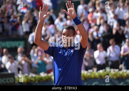 Roland Garros, Paris, Frankreich. 12. Sep, 2014. Davis Cup Tennis Halbfinale Frankreich gegen Tschechien. Jo Wilfried Tsonga (Fra) Credit: Action Plus Sport/Alamy Live News Stockfoto