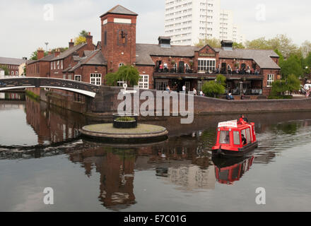 Gas Street Basin im Stadtzentrum von Birmingham ist das Herz des Kanalnetzes Großbritanniens. Stockfoto