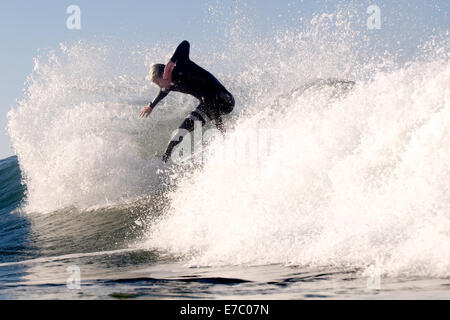 San Clemente, Kalifornien, USA. 12. September 2014. Kolohe Andino Surfen niedriger Böcke auf eine Lay-Day-Sitzung während der ASP Männer Hurley Pro World Tour Surfen Veranstaltung in San Clemente, CA Credit: Benjamin Ginsberg/Alamy Live News Stockfoto