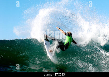 San Clemente, Kalifornien, USA. 12. September 2014. Sebastian Zietz Surfen niedriger Böcke auf eine Lay-Day-Sitzung während der ASP Männer Hurley Pro World Tour Surfen Veranstaltung in San Clemente, CA Credit: Benjamin Ginsberg/Alamy Live News Stockfoto