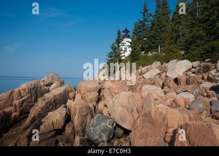 Bass Harbor Head Lighthouse sitzen auf den Atlantischen Ozean auf Mount Desert Island in Maine Stockfoto