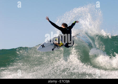 San Clemente, Kalifornien, USA. 12. September 2014. Alejo Muniz Surfen niedriger Böcke auf eine Lay-Day-Sitzung während der ASP Männer Hurley Pro World Tour Surfen Veranstaltung in San Clemente, CA Credit: Benjamin Ginsberg/Alamy Live News Stockfoto