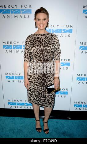 Los Angeles, CA, USA. 12. Sep, 2014. Emily Deschanel im Ankunftsbereich für Gnade für Tiere 15. Jubiläums-Gala, The London West Hollywood, Los Angeles, CA 12. September 2014. Bildnachweis: Elizabeth Goodenough/Everett Collection/Alamy Live-Nachrichten Stockfoto