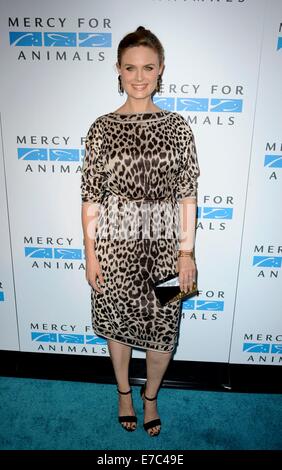 Los Angeles, CA, USA. 12. Sep, 2014. Emily Deschanel im Ankunftsbereich für Gnade für Tiere 15. Jubiläums-Gala, The London West Hollywood, Los Angeles, CA 12. September 2014. Bildnachweis: Elizabeth Goodenough/Everett Collection/Alamy Live-Nachrichten Stockfoto