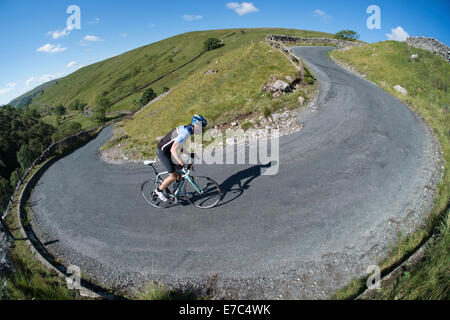 Reiter, Klettern die berühmten Park Hautausschlag kehre Coverdale, Yorkshire Dales National Park. Stockfoto