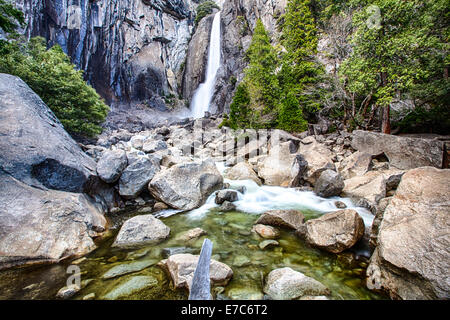 Lower Yosemite Falls und den Pools unten. Yosemite-Nationalpark. Stockfoto