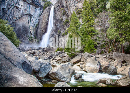 Lower Yosemite Falls und den Pools unten. Yosemite-Nationalpark. Stockfoto