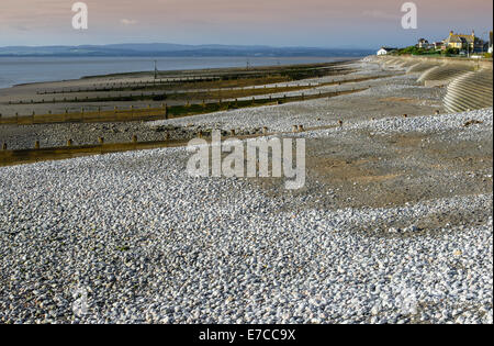 Steiniger Strand am Silloth in Cumbria Stockfoto