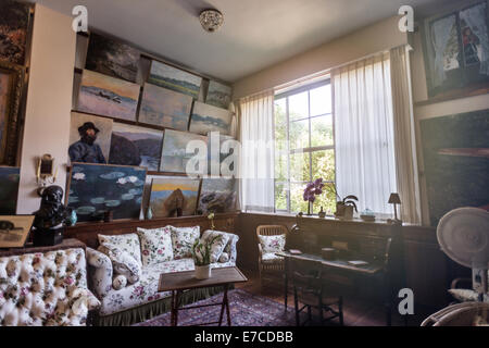 Salon des impressionistischen Malers Claude Monet in seinem Haus in ländlichen Giverny in der Seine-Tal der Normandie, Frankreich Stockfoto