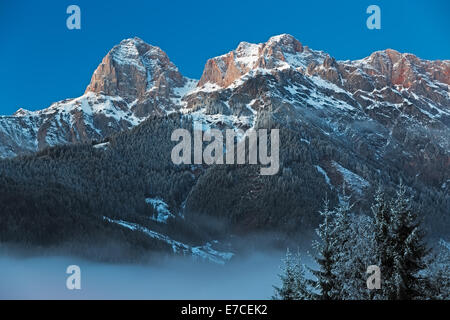 Bergkette "Steinernen Meer" in Alpen in der Morgendämmerung, Österreich Stockfoto