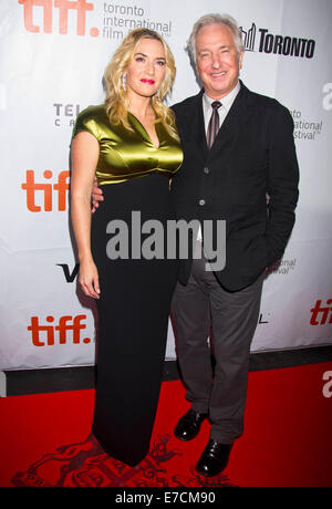 Toronto, Kanada. 13. Sep, 2014. Schauspielerin Kate Winslet (L) und Regisseur Alan Rickman teilnehmen die Premiere des Films "Ein wenig Chaos" während der 2014 Toronto International Film Festival in Toronto, Kanada, am 13. September 2014. © Zou Zheng/Xinhua/Alamy Live-Nachrichten Stockfoto