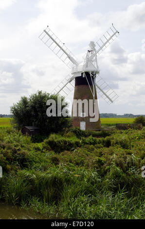 Turf Moor Entwässerung Mühle - eine kleine Drainage Windmühle an den Ufern des Norfolk Broads Stockfoto