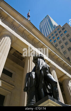 Statue von George Washington vor der Federal Hall auf Wall Street, New York Stockfoto