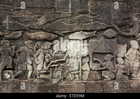Bas Relief Panel auf der Bayon-Tempel, Teil von Angkor Wat in Siem Reap, Kambodscha. Stockfoto
