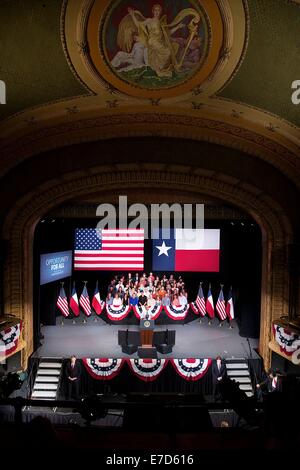 US Präsident Barack Obama liefert Hinweise auf die Wirtschaft im Paramount Theatre 10. Juli 2014 in Austin, Texas. Stockfoto