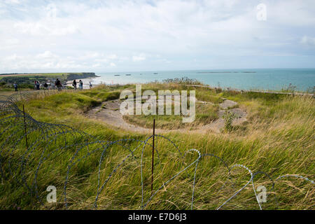 Auf den Klippen mit Blick auf Arromanches in der Normandie, Frankreich-EU Stockfoto