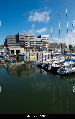 Marina in Courseulles Sur Mer in der Normandie, Frankreich-EU Stockfoto