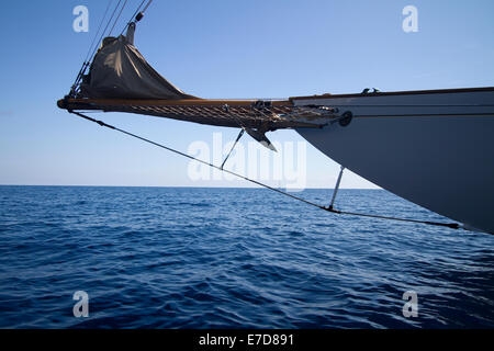 Imperia, Italien. 14. September 2014. Der Bogen der 1914 Yacht "Moonbeam IV". Vele d ' Epoca ist ein Oldtimer Yacht-Wettbewerb findet alle zwei Jahre in Imperia. Stockfoto