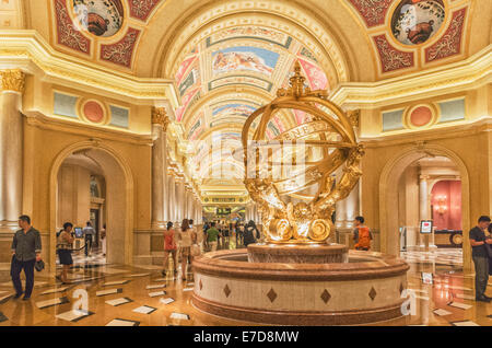 Macao, CHINA - CIRCA AUG 2013: The Venetian Macao Resorthotel, Macao, eines der größten Hotel und Casino in der Welt. Stockfoto