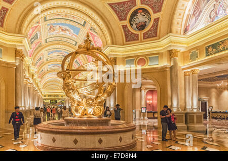 Macao, CHINA - CIRCA AUG 2013: The Venetian Macao Resorthotel, Macao, eines der größten Hotel und Casino in der Welt. Stockfoto