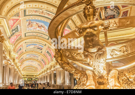 Macao, CHINA - CIRCA AUG 2013: The Venetian Macao Resorthotel, Macao, eines der größten Hotel und Casino in der Welt. Stockfoto