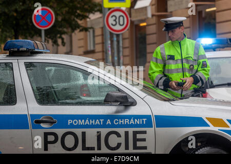 Tschechische Verkehrspolizei, Polizeiauto Blitzlicht Prag Tschechische Republik Stockfoto