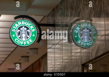 Starbucks Coffee Zeichen Prag Tschechische Republik Stockfoto