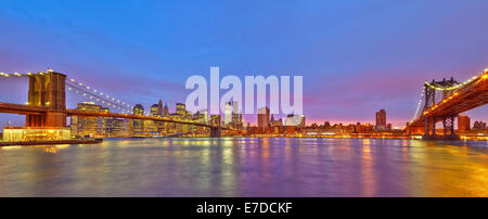 Blick auf Manhattan aus Brooklyn Stockfoto