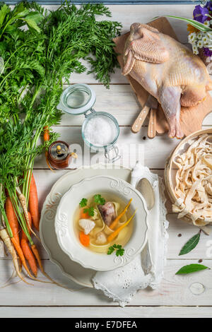 Hausgemachte Nudelsuppe Stockfoto