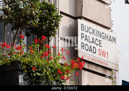 Buckingham Palace Road Straßenschild in Stadt von Westminster London UK Stockfoto