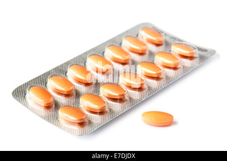 Simvastatin 40 mg Statin Tabletten verschrieben Medikamente für die Behandlung von hohem Cholesterin in einer Pillen-Folie, die nicht mit einer auf Weiß isolierten Blisterpackung versehen ist Stockfoto