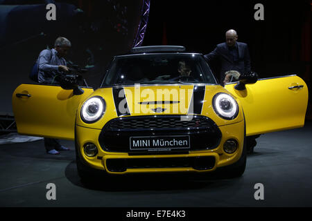 Prominente, die Teilnahme an der Präsentation des neuen BMW Mini-Modells im Kesselhaus.  Mitwirkende: Zeigen, wo: München wenn: 13. März 2014 Stockfoto