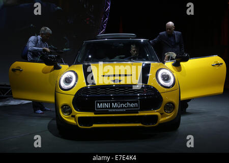 Prominente, die Teilnahme an der Präsentation des neuen BMW Mini-Modells im Kesselhaus.  Mitwirkende: Zeigen, wo: München wenn: 13. März 2014 Stockfoto