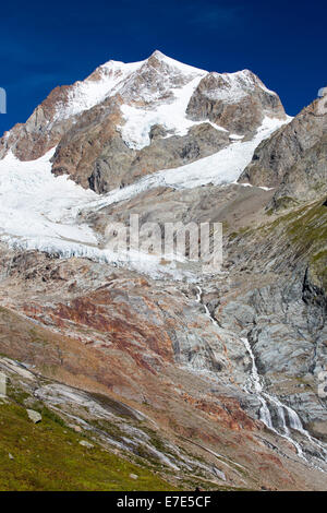 Die rasch sich zurückziehenden Gletscher des Glacier De La Lex Blanche und Glacier du Petit Montblanc auf die Aiguille De Tre La tête in Stockfoto