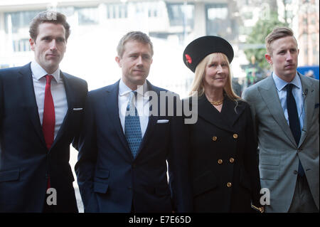 David Frost - Denkmal Enthüllung und Service des Gedenkens in der Westminster Abbey - Ankünfte statt.  Mitwirkende: Lady Carina Fitzalan-Howard, Miles Frost, Wilfred Frost, George Frost wo: London, Vereinigtes Königreich bei: 13. März 2014 Stockfoto