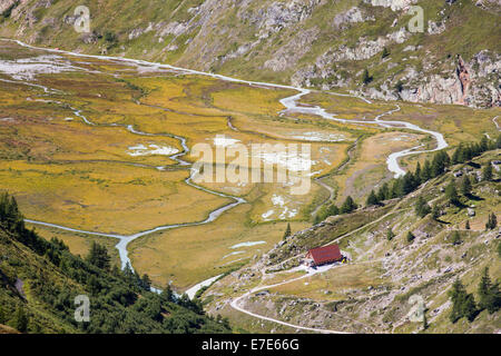 Lac de Combal unten Mont Blanc du Courmayeur, italienischen Alpen. Stockfoto