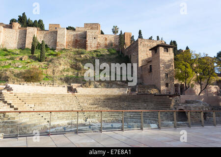 Málaga, Costa Del Sol, Andalusien, Spanien. Römisches Theater außerhalb der Mauern der Alcazaba Stockfoto