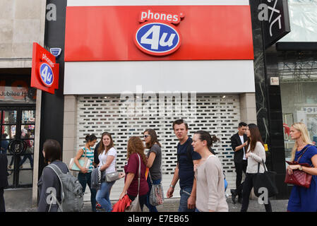 Oxford Street, London, UK. 15. September 2014. Phones 4u Store auf der Oxford Street ist geschlossen, da die Gruppe in die Administration Kredit geht: Matthew Chattle/Alamy Live News Stockfoto