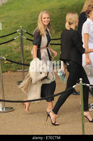 London, UK. 15. Sep, 2014. LFW s/s 2015 besucht: Burberry Prorsum - Modenschau in Kensington Gardens. Bildnachweis: Ferdaus Shamim/ZUMA Draht/Alamy Live-Nachrichten Stockfoto