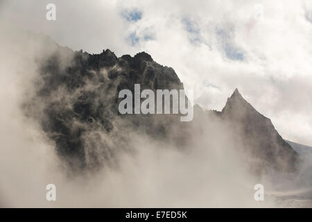 Wirbelnden Nebel rund um Le Portalet oben Cabanne Orny in den Schweizer Alpen. Stockfoto