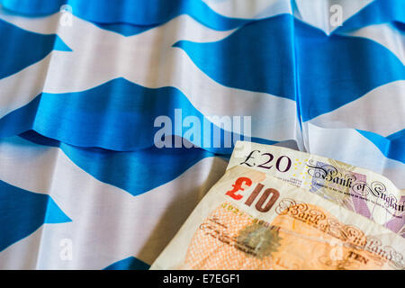 Schottische Fahnen und Währung Stockfoto