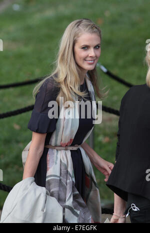 London, UK, 15. September 2014: Donna Air besucht die Burberry Prorsum Fashion Show Tag 4 der LFW SS15 in London Stockfoto