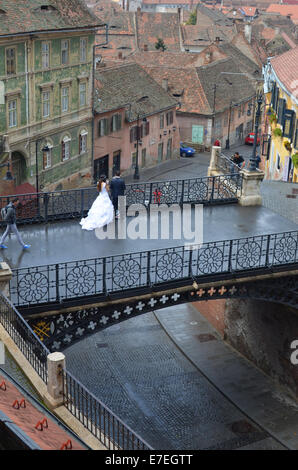 Sibiu, Rumänien: der Lügenbrücke einst Holz, dann wieder aufgebaut, im Jahre 1859 aus Gusseisen. Es wurde gesagt, dass niemand eine Lüge zu sagen könnte. Stockfoto