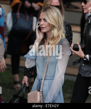 London, UK, 15. September 2014: Poppy Delevingne besucht die Burberry Prorsum Fashion Show Tag 4 der LFW SS15 in London Stockfoto