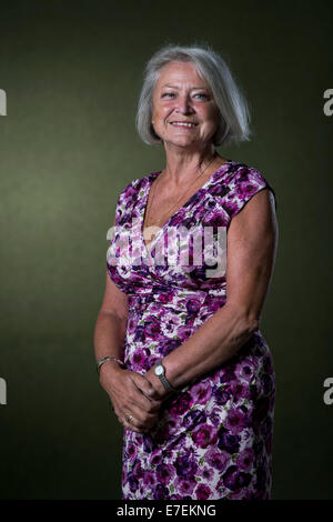 Englische Journalistin Kate Adie OBE DL, erscheint das Edinburgh International Book Festival. Stockfoto