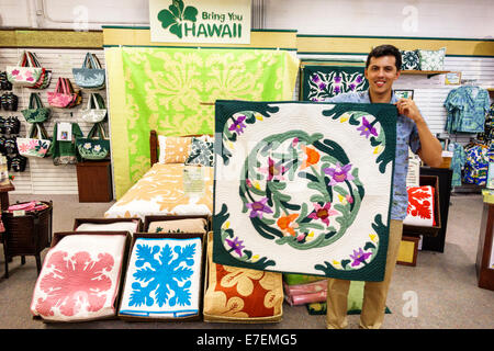 Honolulu Hawaii, Oahu, Hawaiian, Hilo Hattie, Shopping Shopper Shopper Geschäfte Geschäfte Markt Märkte Markt Kauf Verkauf, Einzelhandel Geschäfte Geschäft Stockfoto