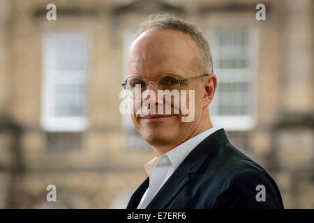 Kurator, Kritiker und Kunsthistoriker Hans Ulrich Obrist erscheint das Edinburgh International Book Festival. Stockfoto