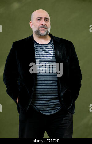 Britischer Komiker, Schauspieler, Fernsehproduzent und Drehbuchautor Omid Djalili erscheint beim Edinburgh Book Festival. Stockfoto